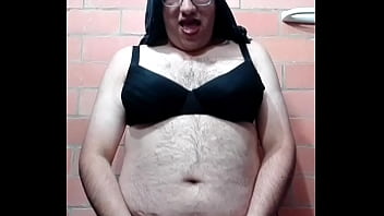 Preview 4 of Hottie Chick - Que tanta leche puedo sacar de mi pene? Me visto de mujer,  me quito la ropa y pasa esto