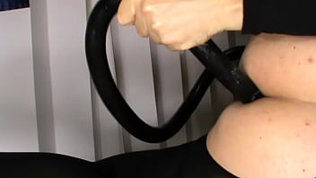 Preview 1 of Mother Traind - Dildo anale da 100 Cm 2.8