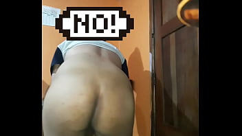 Preview 2 of Defloration Foto Virgin - Moviendo las nalguitas para ti papito