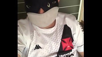 Preview 3 of Sxs Film Vido - Camiseta de futebol do Vasco  da gama mostrando corpo