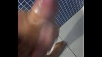 Preview 2 of Nude Baby - A espera de uma mulher para me satisfazer e sair satisfeita