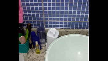 Preview 4 of Nude Baby - A espera de uma mulher para me satisfazer e sair satisfeita