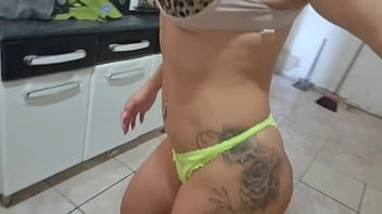 Preview 2 of Poran Star Sex Tube - Hist&oacute_rias que o povo Conta: Safado pega ela de calcinha e suti&atilde_ - Bianca Naldy