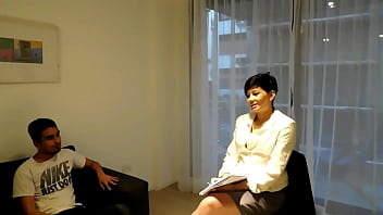 Preview 1 of Bata Pa To - 12 ESPOSA NINFOMANA,  PSICOLOGA ES RECOJIDA  POR DOS PACIENTES EN SU  CONSULTORIO., 12
