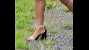 Preview 4 of New Sexi Vidios - Onside of highway slurping my masters pee flashing with cars riding pass