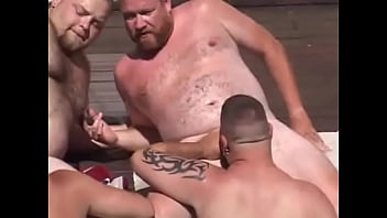 Preview 1 of Mom Pussy Clif - bears buffet