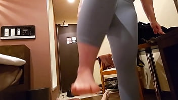 Preview 1 of Nxnx Mom - 【もりまんしこしこ】21歳女子の足の裏で顔ふみしこしこ射精！【POV】