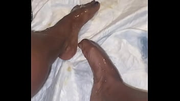 Preview 1 of Ferfect Pussy Fuck - Foot Goddess plays in honey