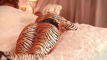 Preview 4 of Xnxx Sexsv - spandex bondage - sexy gagged milf (Arya Grander)