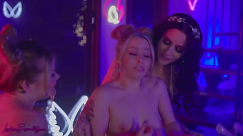 Preview 2 of Anal Bbc Husband Porn - Teen Coco Lovelock And Haley Spades Seduce Hot Jessica Ryan