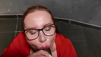 Preview 4 of Hard And Full Sex Capal - MILF GIVES THE BEST BLOWJOB IN THE ELEVATOR