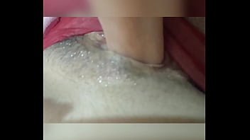 Preview 4 of Xxx Xxx Vidue Hinda - very horny I put it in my hairy pussy
