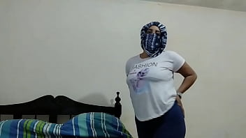 Preview 1 of Full Oil Massage In Redwap - Real Horny Chubby Arab BBW In Masturbates Squirting Fat Pussy On Webcam