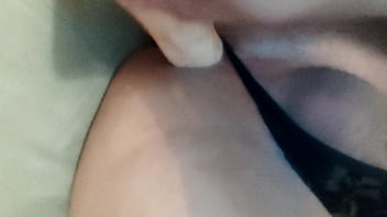 Preview 1 of Descuido - Trans juega con su dildo