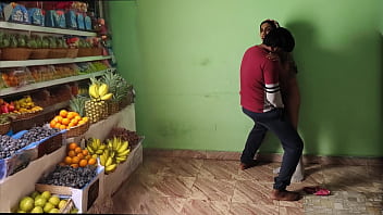 Preview 2 of M No Noom - Viral Indian Fruit seller Fucking MMS