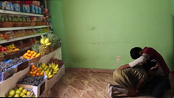 Preview 1 of M No Noom - Viral Indian Fruit seller Fucking MMS