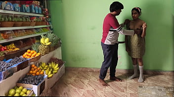Preview 4 of M No Noom - Viral Indian Fruit seller Fucking MMS