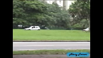 Preview 3 of Oops Upblouse - Mostrando a Buceta e o Bumbum nas Ruas do Rio de Janeiro