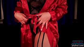 Preview 1 of Chinaxxx Com Video 2017 - Blonde BBW MILF pornstar Mia Malkova striptease for Playboy showing off her big curves