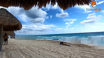 Preview 1 of Xxxxsix Vidoe - Exhibiendome un poco en la playa,  mostrando mi culo en tanga y mis tetas al aire
