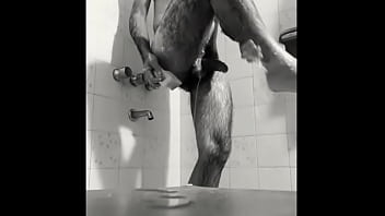 Preview 3 of Agent Kidnapped - Ducha
