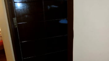 Preview 4 of Barb Dick - Yo esp&iacute_o a mi cu&ntilde_ada en la ducha y la descubro masturb&aacute_ndose (1)