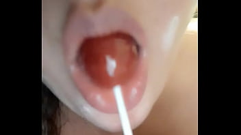 Preview 3 of Wwife Infidille - latina caliente se masturba con una chupeta