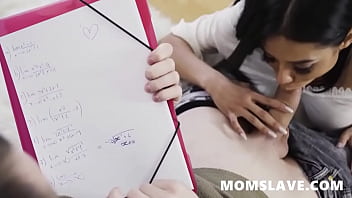 Preview 2 of Luna Star Mom And Son - Stepmom Decides to Thank Stepson with A Blowjob - Canela Skin - MomSlave.com