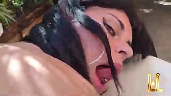 Preview 4 of Big Leg Ebony - Tgirl Barbie G&oacute_tica Fazendo Sua Primeira Apari&ccedil_&atilde_o em V&iacute_deo Numa Cena Quente  e Excitante-Barbiegoticaxx