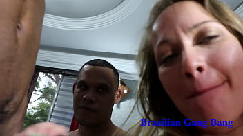 Preview 2 of Cumshot Hidden Camera Boys Gay - Larissa Leite no seu primeiro gang bang uma orgia alucinante