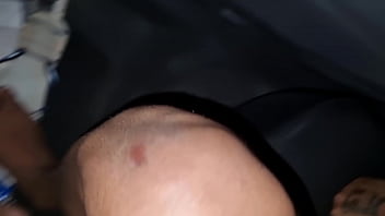 Preview 3 of Sexxxxx Mom - Toquei a pica na preta rabuda no carro
