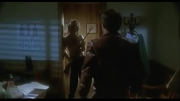 Preview 4 of Lesbian In Ofgice - Grito de Horror (1981)