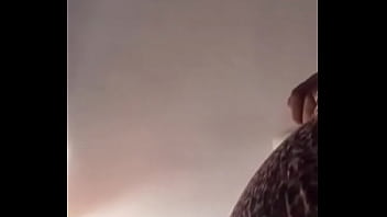 Preview 1 of Frida Sofia - Caliente ense&ntilde_a el co&ntilde_o depilado su falda