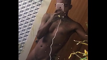 Preview 1 of Saxvidco - Novinho mostrando a rola