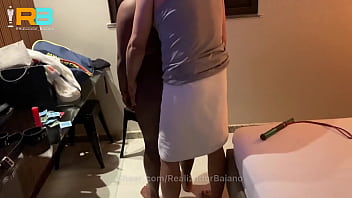 Preview 1 of Fat Brat - brazillian bull,  Realizador Baiano sess&atilde_o de bdsm com Dominador e Submissa de Bras&iacute_lia DF . Comedor humilhando putinha fazendo andar como uma cadela e beijar os p&eacute_s do comedor. Hotwife cuckold MENAGE threesome couple bbc