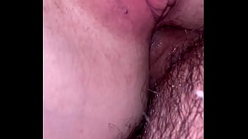 Preview 1 of Adik Hisap Memek Kakak - Me mojo bien rico mientras me dan por el culo