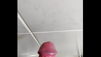 Preview 4 of Amateur Teen Slut Gangbang - Gozada no banheiro