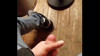 Preview 2 of Burdel Milagro De Trujillo - Cumshot at the smokers place at work