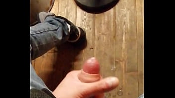 Preview 3 of Burdel Milagro De Trujillo - Cumshot at the smokers place at work