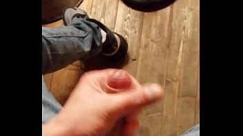 Preview 1 of Burdel Milagro De Trujillo - Cumshot at the smokers place at work