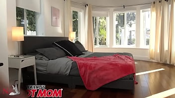 Preview 1 of Girls Painful Raped Videos Porn - Controller-seeking gamer gets pre-tourney MILF creampie