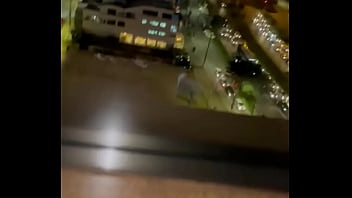 Preview 1 of Drunk Girl Exposed Pussy - Chupando o urso em floripa
