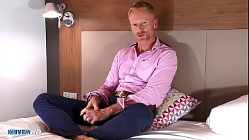 Preview 1 of Beautiful Sister Hd Secrete - Fitness coach agreed to expose himself in a porn !