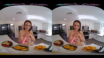 Preview 2 of Indian Would Dede Xxx Sonaya5 - VRALLURE Juicer Gotta Juice