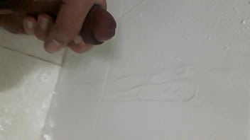 Preview 3 of Jayne Mfc - Batendo uma tomando banho