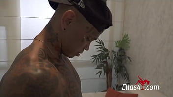 Preview 3 of Guy Rape - Gaby putinha em sexo intenso. Novinha muito deliciosa