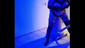 Preview 2 of Feeling Her Ass - Mi esposa putita posando