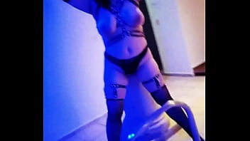 Preview 3 of Feeling Her Ass - Mi esposa putita posando