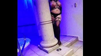Preview 1 of Feeling Her Ass - Mi esposa putita posando