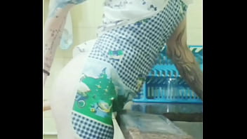Preview 2 of Poronx Video - A Gata de Avental - Safada na Cozinha (completo no RED)